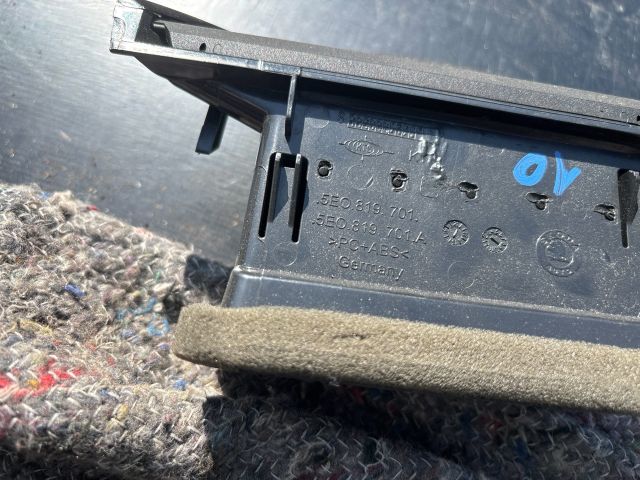 bontott SKODA OCTAVIA III Bal Szellőző