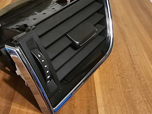 bontott SKODA OCTAVIA III Bal Szellőző