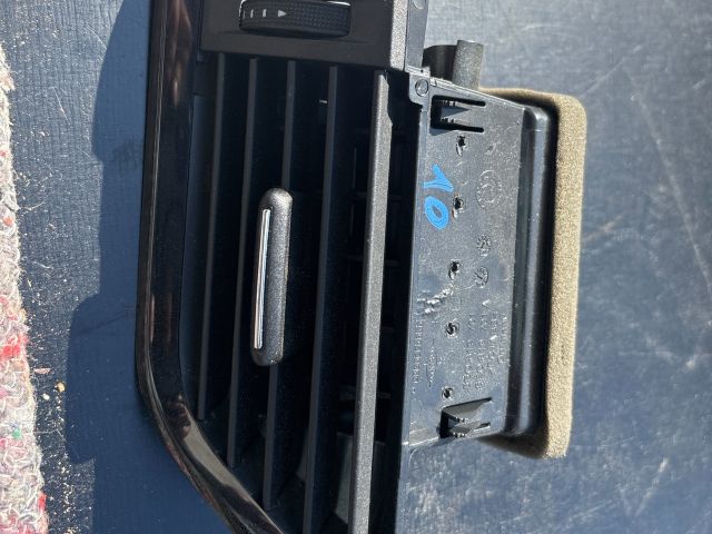 bontott SKODA OCTAVIA III Bal Szellőző