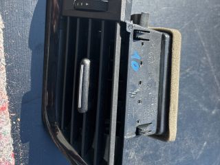 bontott SKODA OCTAVIA III Bal Szellőző