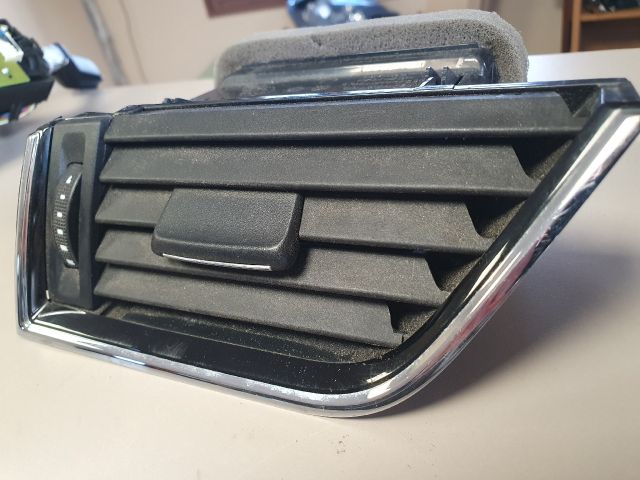 bontott SKODA OCTAVIA III Bal Szellőző