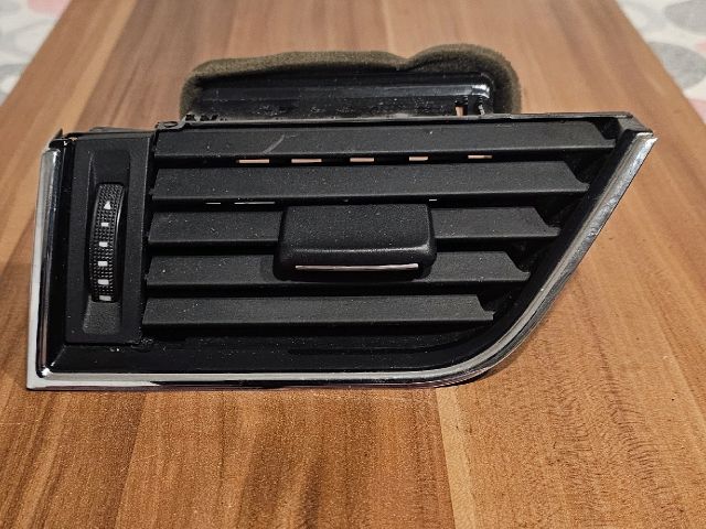 bontott SKODA OCTAVIA III Bal Szellőző