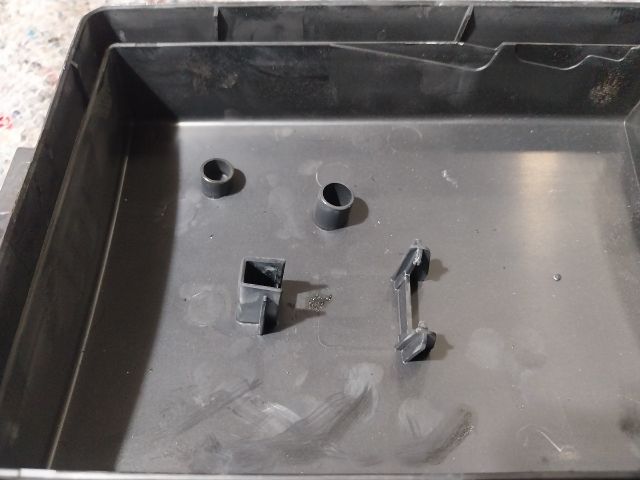 bontott SKODA OCTAVIA III Biztosítéktábla Fedél