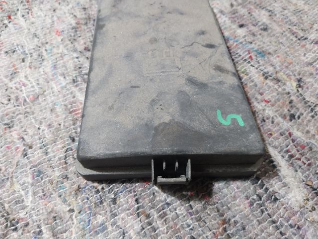 bontott SKODA OCTAVIA III Biztosítéktábla Fedél