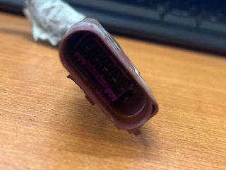 bontott SKODA OCTAVIA III Csatlakozó