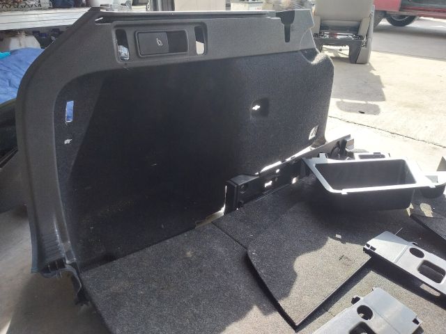 bontott SKODA OCTAVIA III Csomagtér Kárpit