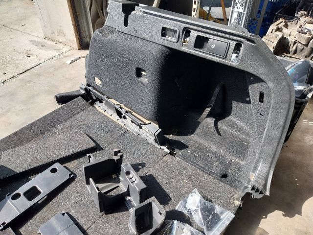 bontott SKODA OCTAVIA III Csomagtér Kárpit