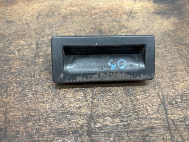 bontott SKODA OCTAVIA III Csomagtér Nyitó Kar / Gomb