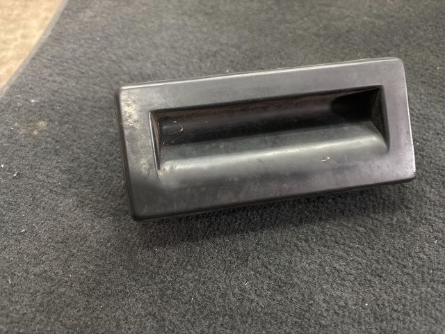 bontott SKODA OCTAVIA III Csomagtér Nyitó Kar / Gomb