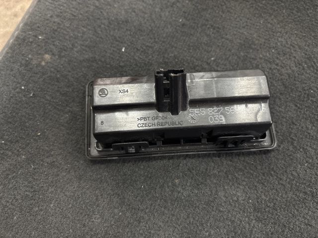 bontott SKODA OCTAVIA III Csomagtér Nyitó Kar / Gomb