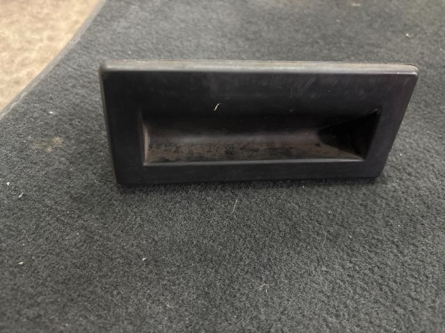 bontott SKODA OCTAVIA III Csomagtér Nyitó Kar / Gomb