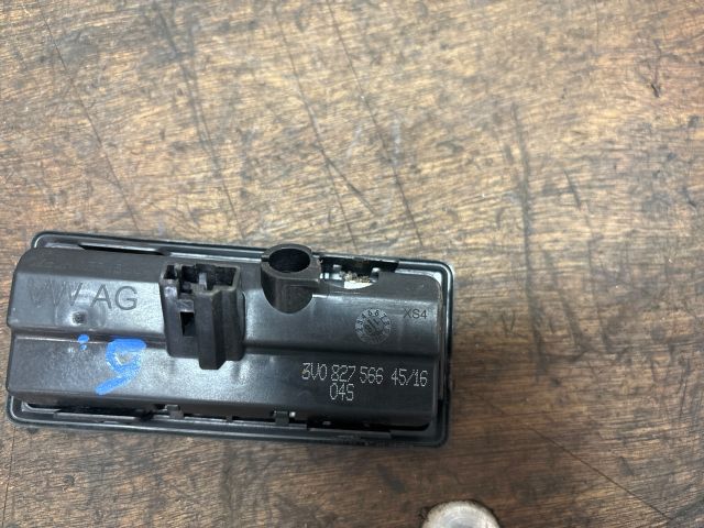 bontott SKODA OCTAVIA III Csomagtér Nyitó Kar / Gomb