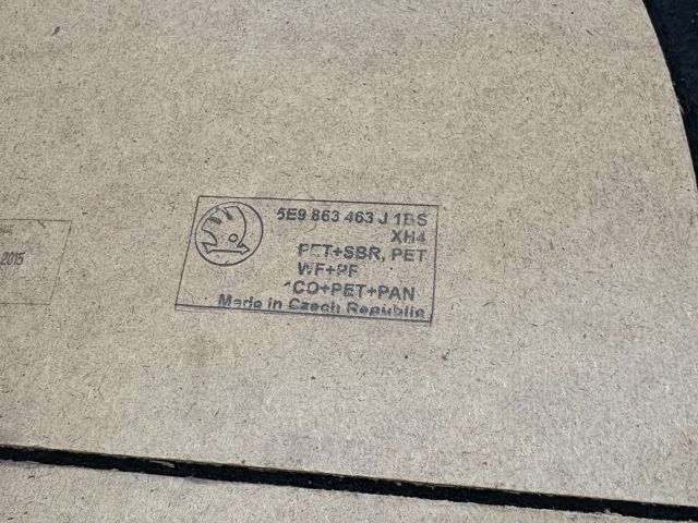 bontott SKODA OCTAVIA III Csomagtér Tálca