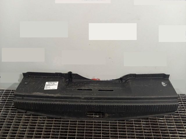 bontott SKODA OCTAVIA III Csomagtérajtó Díszléc