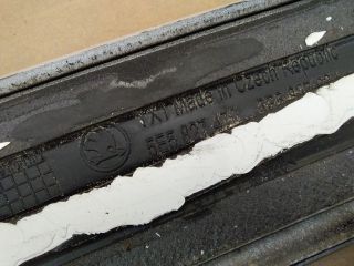 bontott SKODA OCTAVIA III Csomagtérajtó Díszléc