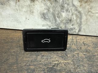 bontott SKODA OCTAVIA III Csomagtérajtó Kapcsoló