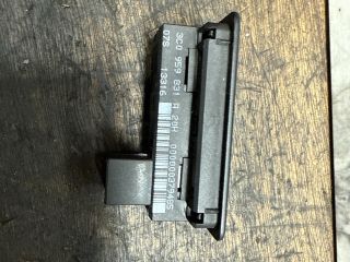 bontott SKODA OCTAVIA III Csomagtérajtó Kapcsoló