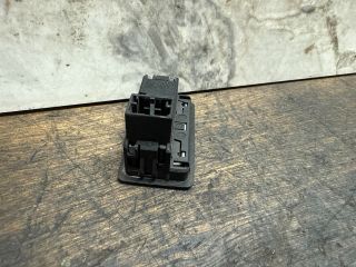 bontott SKODA OCTAVIA III Csomagtérajtó Kapcsoló