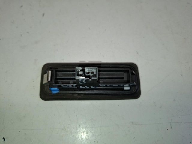 bontott SKODA OCTAVIA III Csomagtérajtó Kilincs