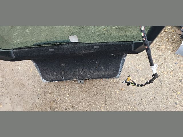 bontott SKODA OCTAVIA III Csomagtérajtó (Részeivel)