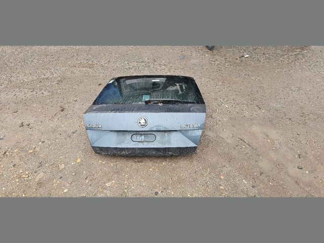 bontott SKODA OCTAVIA III Csomagtérajtó (Részeivel)