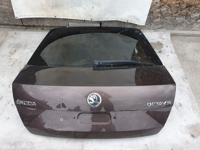 bontott SKODA OCTAVIA III Csomagtérajtó (Részeivel)