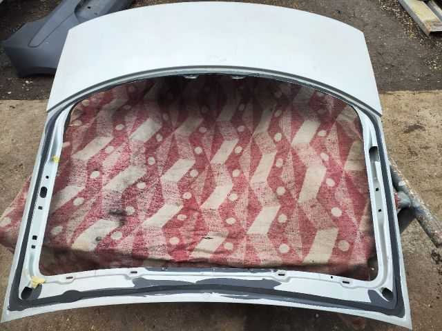 bontott SKODA OCTAVIA III Csomagtérajtó (Üres lemez)