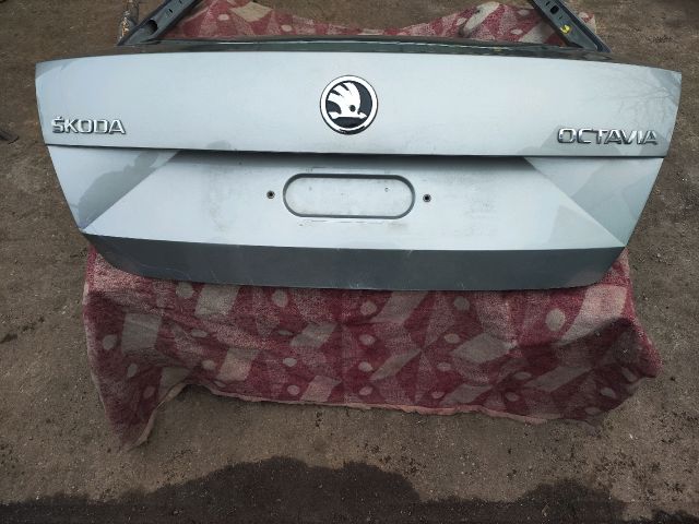 bontott SKODA OCTAVIA III Csomagtérajtó (Üres lemez)