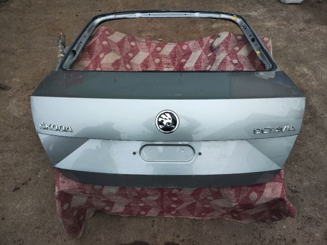 bontott SKODA OCTAVIA III Csomagtérajtó (Üres lemez)