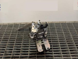 bontott SKODA OCTAVIA III Csomagtérajtó Ütköző