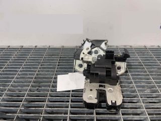 bontott SKODA OCTAVIA III Csomagtérajtó Ütköző