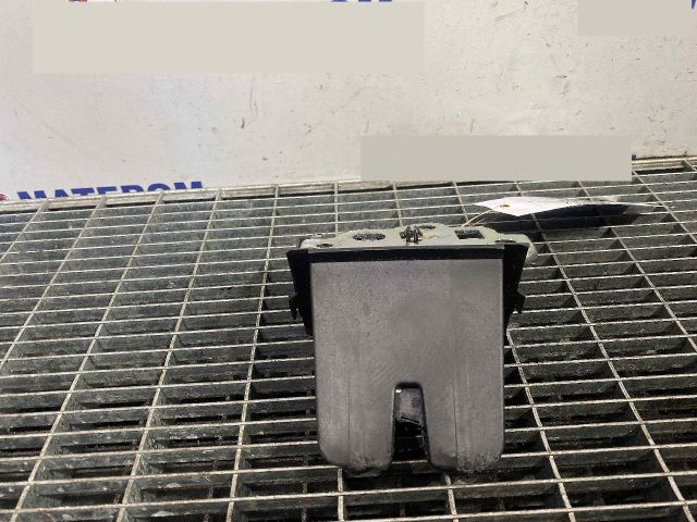 bontott SKODA OCTAVIA III Csomagtérajtó Ütköző