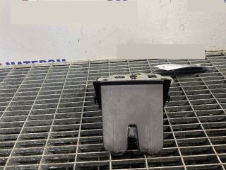 bontott SKODA OCTAVIA III Csomagtérajtó Ütköző