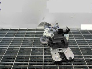 bontott SKODA OCTAVIA III Csomagtérajtó Ütköző