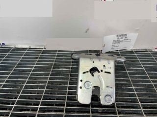 bontott SKODA OCTAVIA III Csomagtérajtó Ütköző