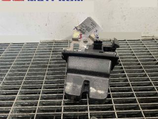 bontott SKODA OCTAVIA III Csomagtérajtó Ütköző