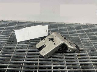 bontott SKODA OCTAVIA III Csomagtérajtó Ütköző