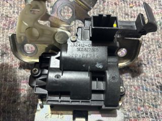 bontott SKODA OCTAVIA III Csomagtérajtó Zárbetét