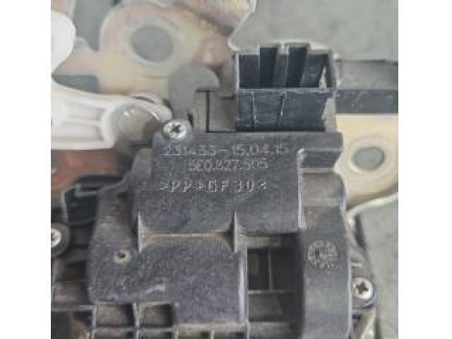 bontott SKODA OCTAVIA III Csomagtérajtó Zárszerkezet