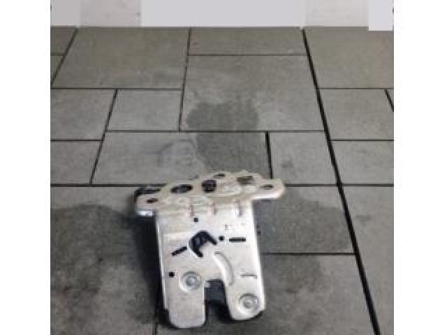 bontott SKODA OCTAVIA III Csomagtérajtó Zárszerkezet