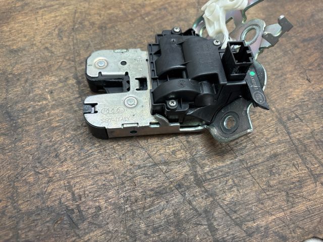 bontott SKODA OCTAVIA III Csomagtérajtó Zárszerkezet