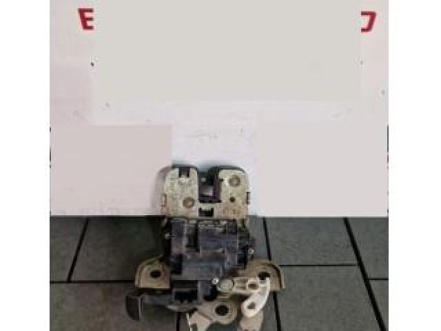 bontott SKODA OCTAVIA III Csomagtérajtó Zárszerkezet