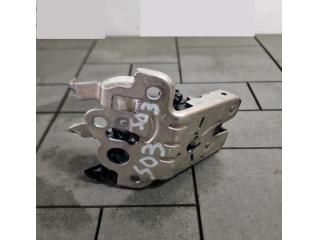 bontott SKODA OCTAVIA III Csomagtérajtó Zárszerkezet