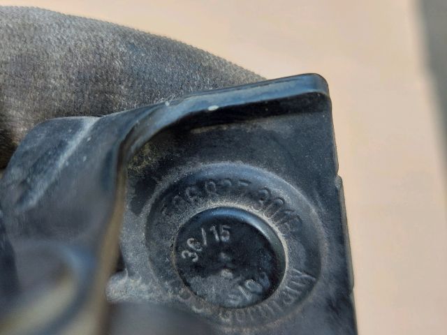 bontott SKODA OCTAVIA III Csomagtérajtó Zsanér