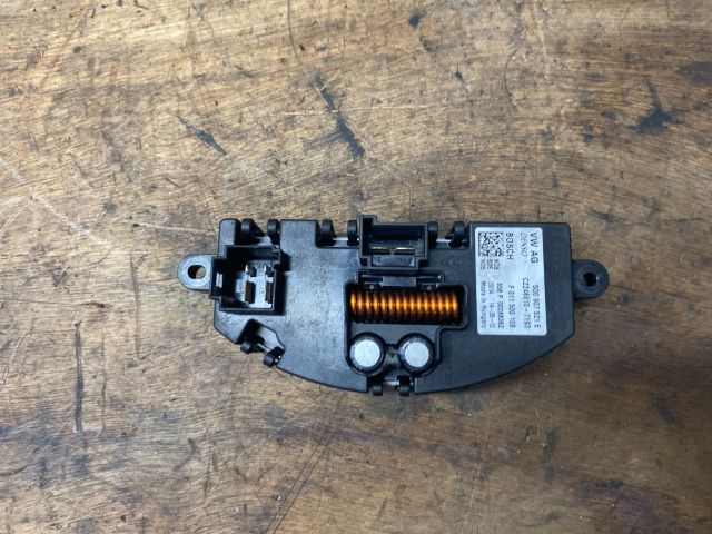 bontott SKODA OCTAVIA III Előtét Ellenállás Fűtőmotor