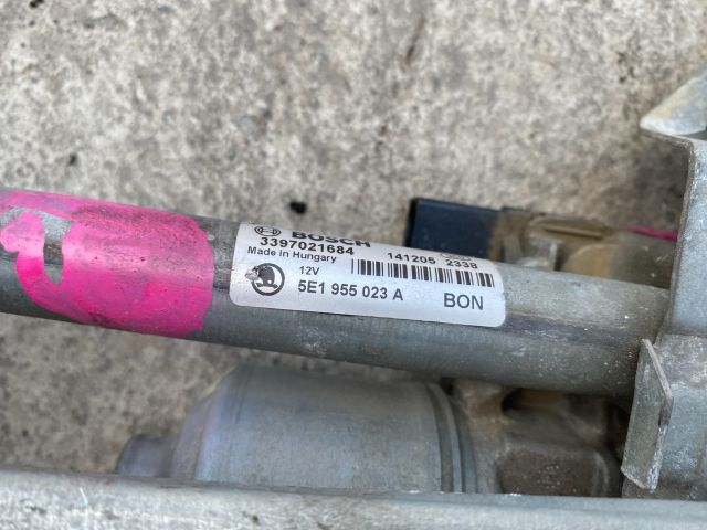 bontott SKODA OCTAVIA III Első Ablaktörlő Szerkezet Motorral