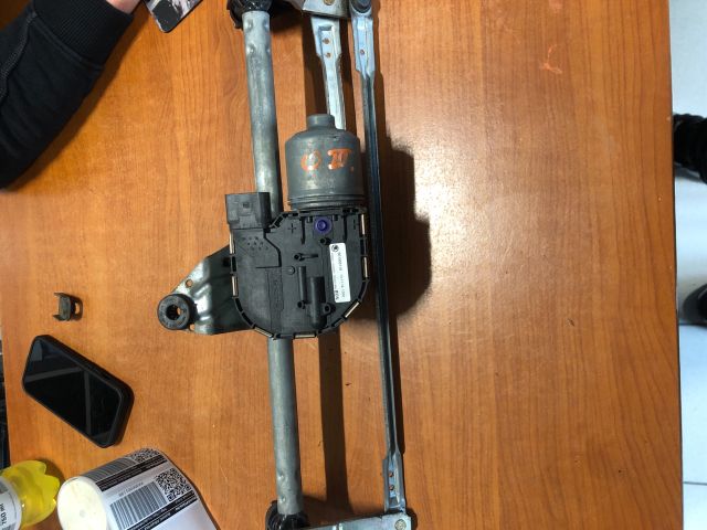 bontott SKODA OCTAVIA III Első Ablaktörlő Szerkezet Motorral