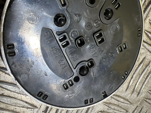 bontott SKODA OCTAVIA III Első Embléma