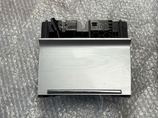 bontott SKODA OCTAVIA III Első Hamutartó