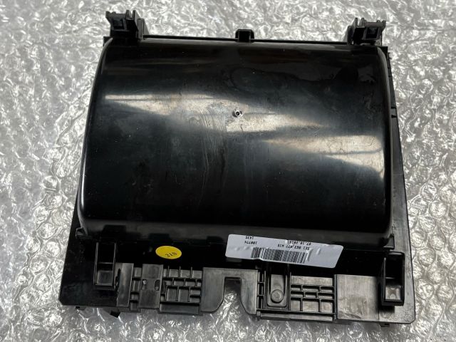 bontott SKODA OCTAVIA III Első Hamutartó